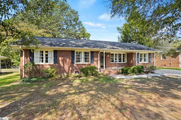 12 Lorena Drive,  Taylors,  SC 29687