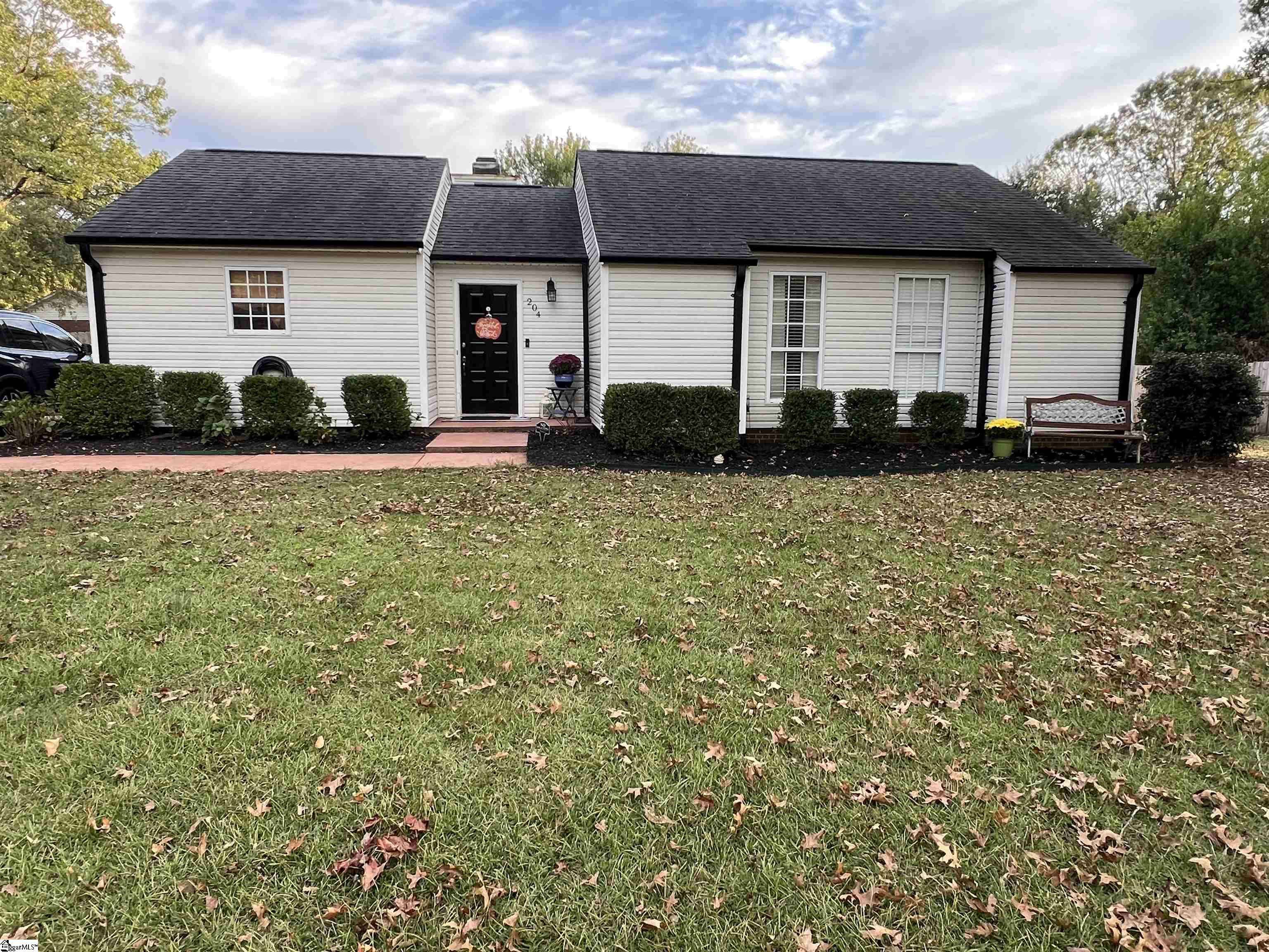 204 Laurel Tree Lane, Simpsonville, SC 29681