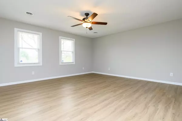 Inman, SC 29349,23 Palmetto Drive