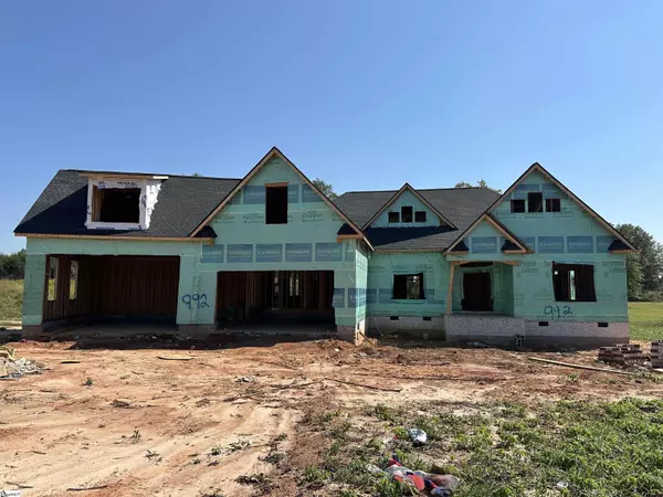 Wellford, SC 29385,992 BUMBLEBEE Lane