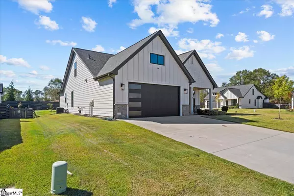 Simpsonville, SC 29680,2 Winding Rock Road