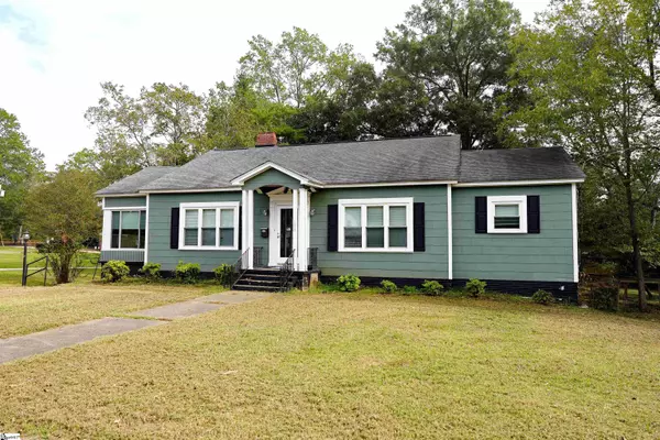 105 Wardlaw Street, Abbeville, SC 29620