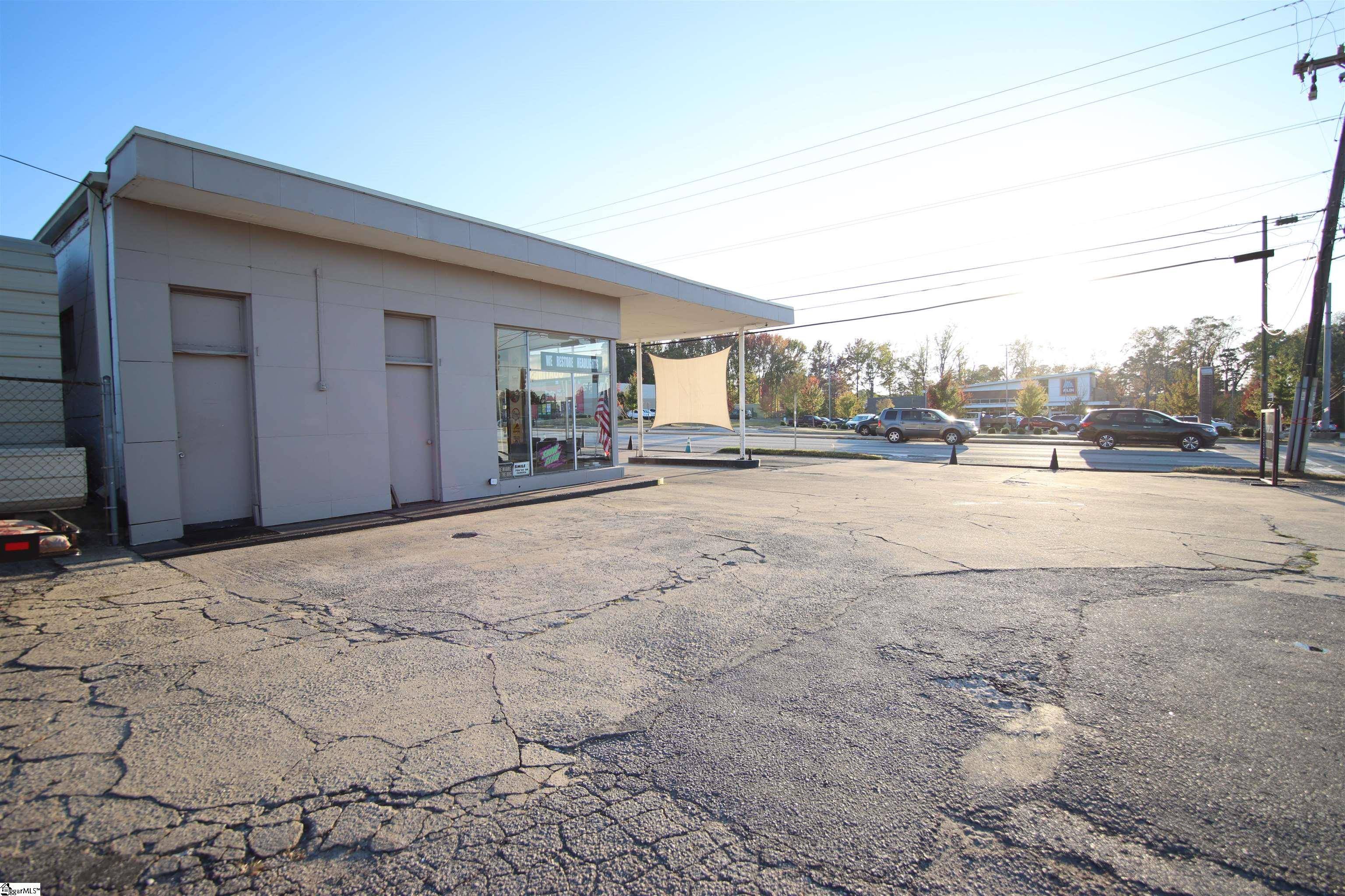 Mauldin, SC 29662,212 N Main Street