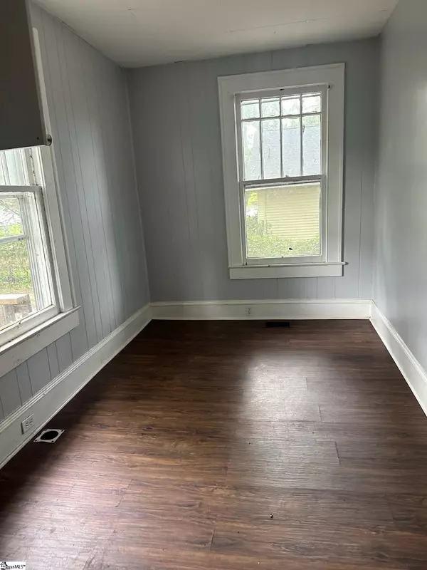 Greenville, SC 29611,20 Beattie Street