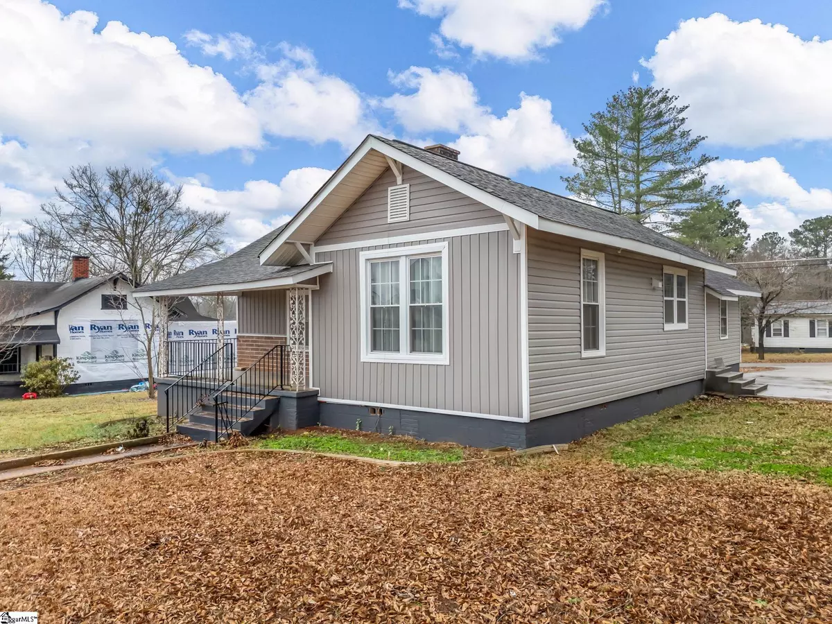 Spartanburg, SC 29303,13 Damson Street