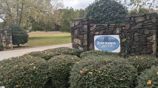 125 E Peninsula Drive, Laurens, SC 29360