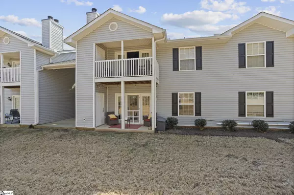 302 Pelham Square Way, Greer, SC 29650