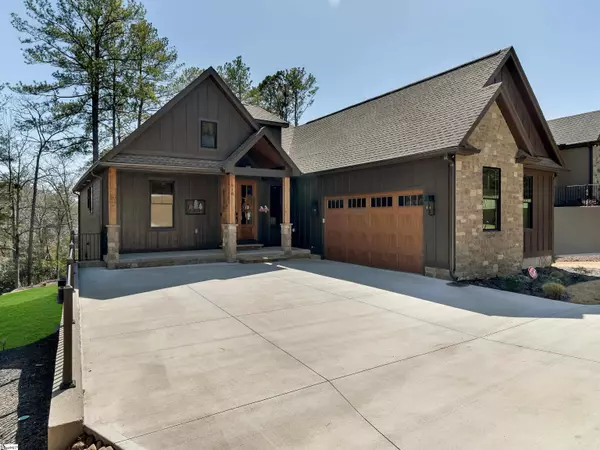 918 Longshore Drive, Salem, SC 29676