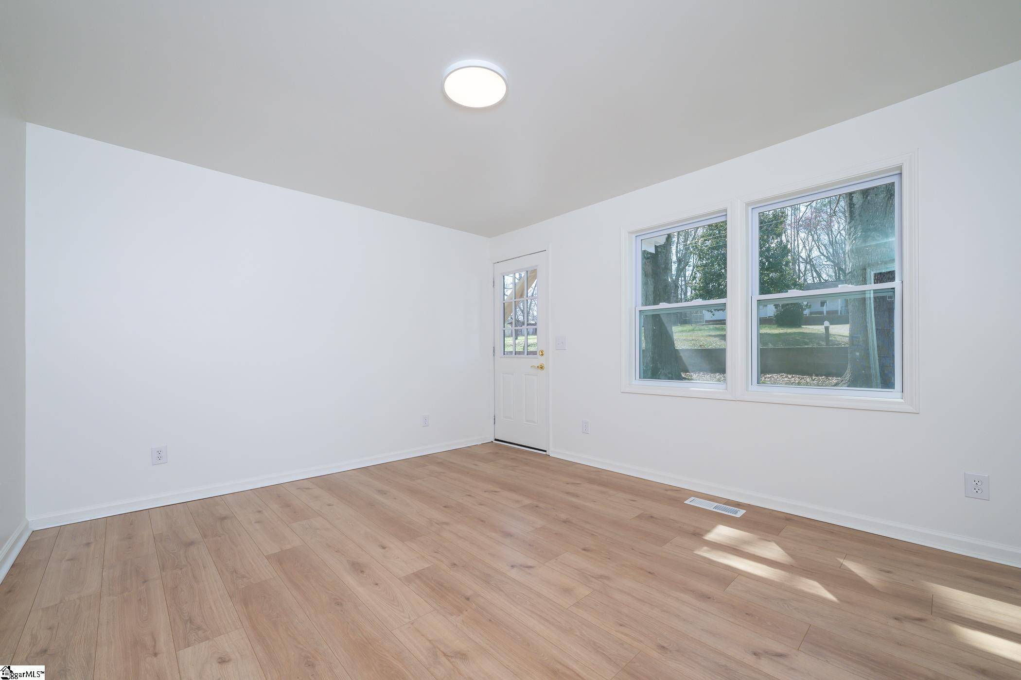 Landrum, SC 29356,509 S Bomar Avenue