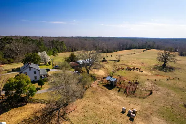 Laurens, SC 29360,672 Boxwood Road