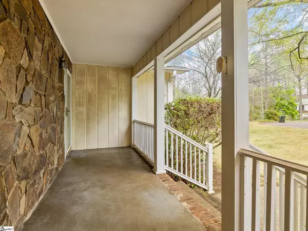 Inman, SC 29349,167 Chestnut Lake Drive