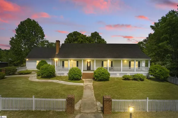 414 Giggle Drive, Laurens, SC 29360