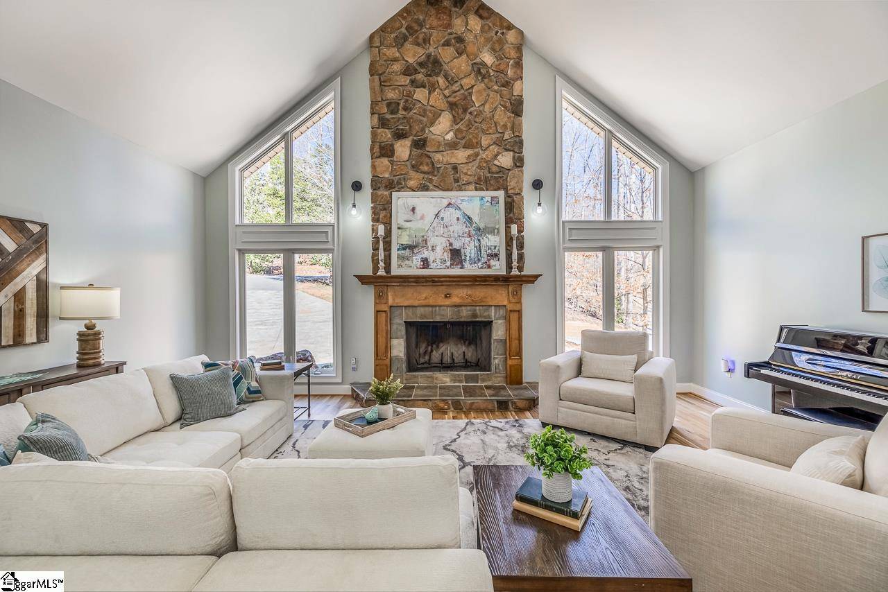 Seneca, SC 29678,290 Coves End Point