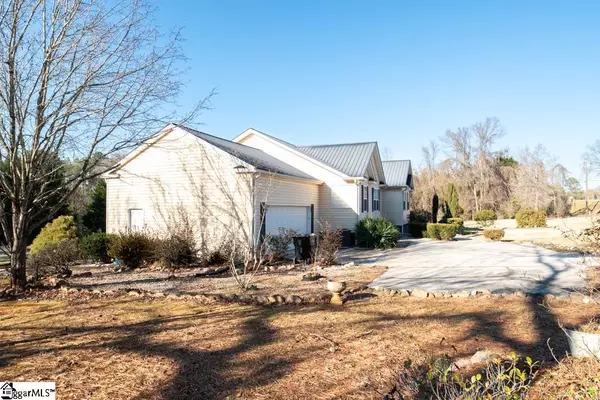 Calhoun Falls, SC 29628,521 N Calhoun Shores Parkway