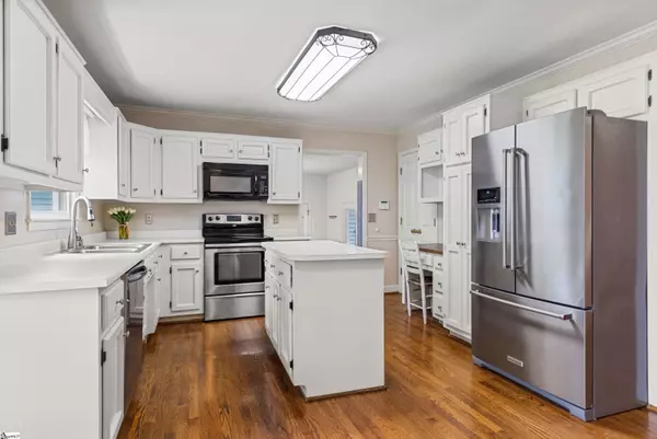 Taylors, SC 29687,218 BENDINGWOOD Circle