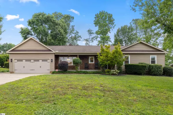 1 Huntley Castle Court,  Taylors,  SC 29687