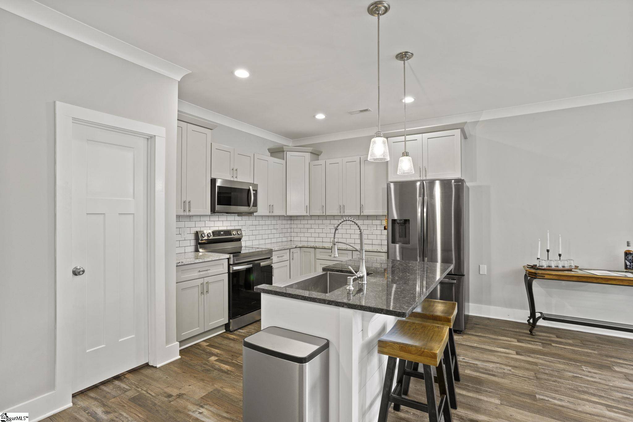 Greenville, SC 29605-2233,220 Plantation Road