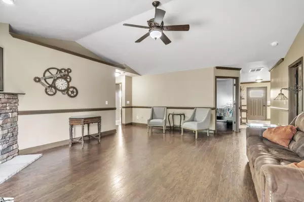 Taylors, SC 29687,816 E Darby Road