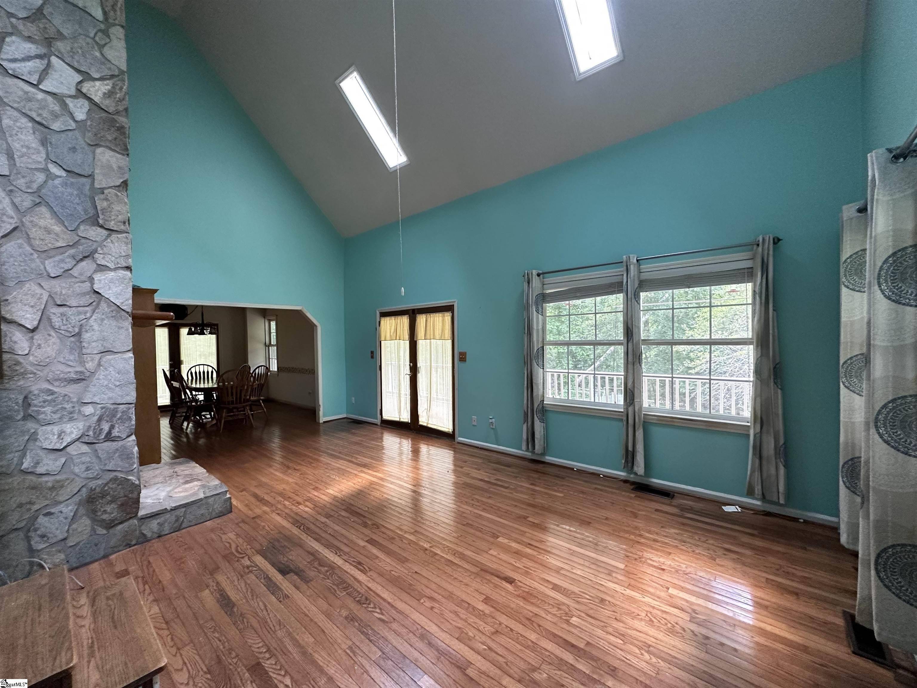Gray Court, SC 29645,693 Grandwood Boulevard