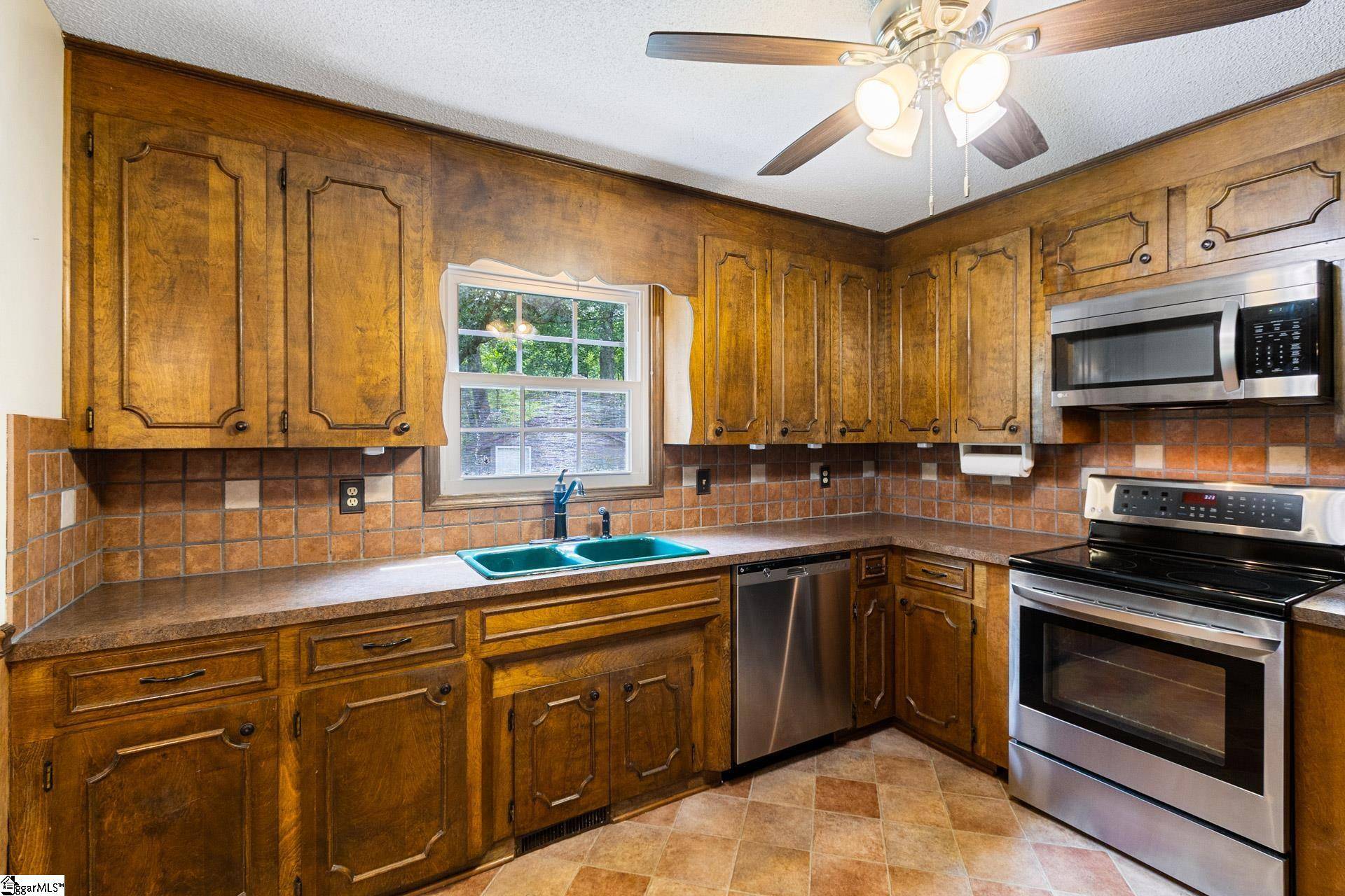 Clinton, SC 29325,229 Creekfield Road