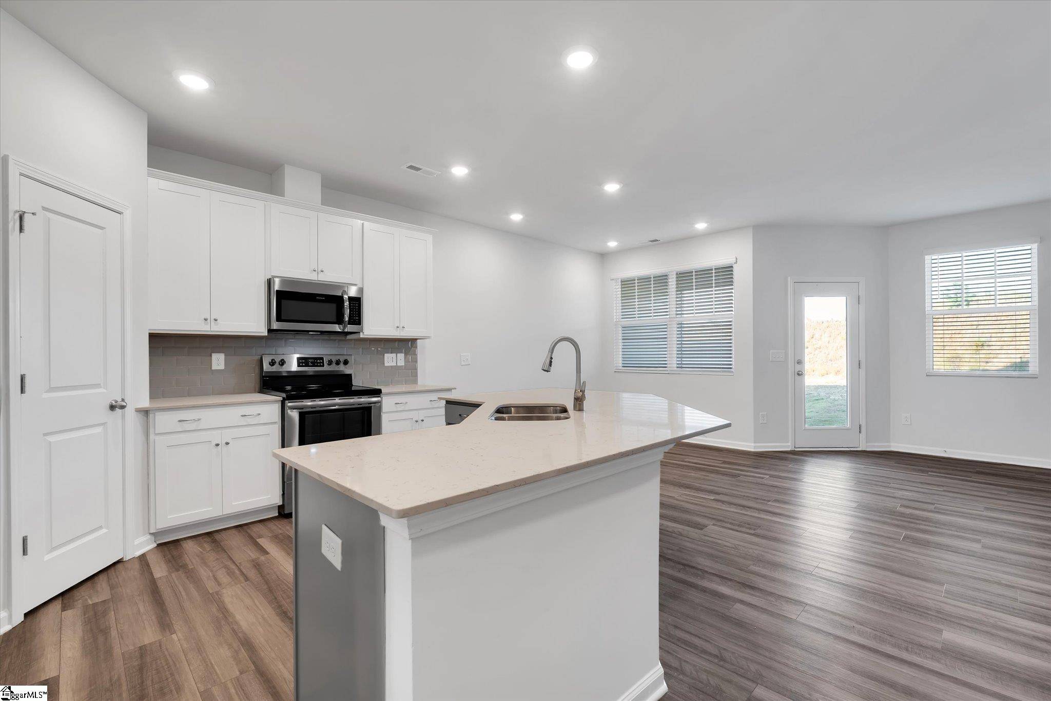 Easley, SC 29640,292 E Compass Way