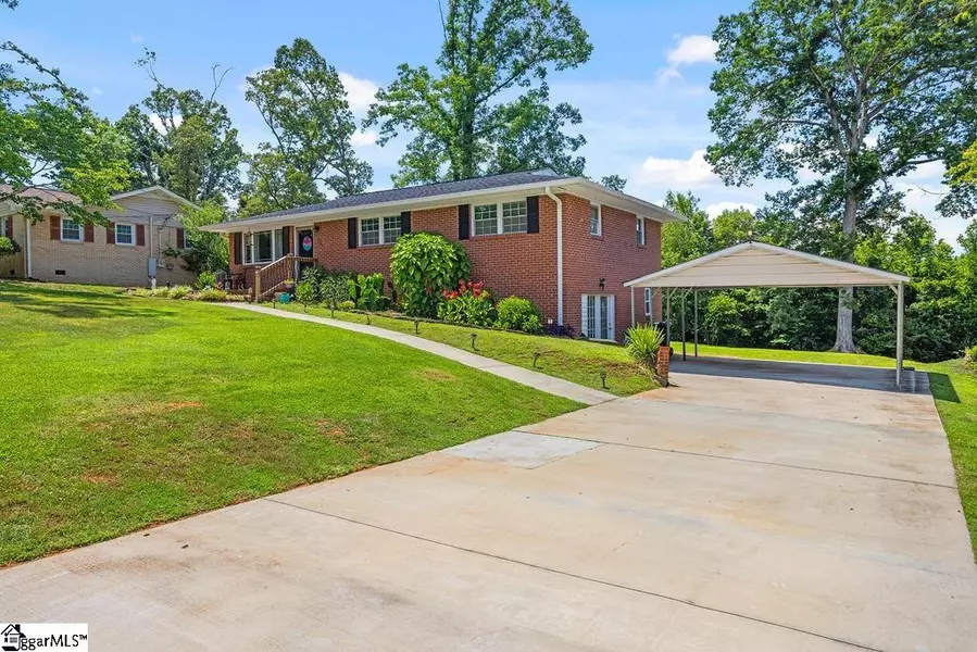 16 County Cork Drive, Greenville, SC 29611