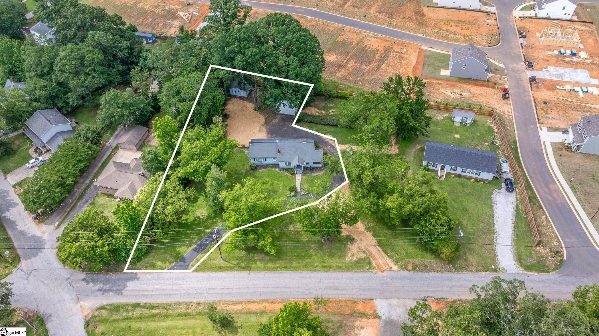 Greenville, SC 29611,20 N Davis Drive