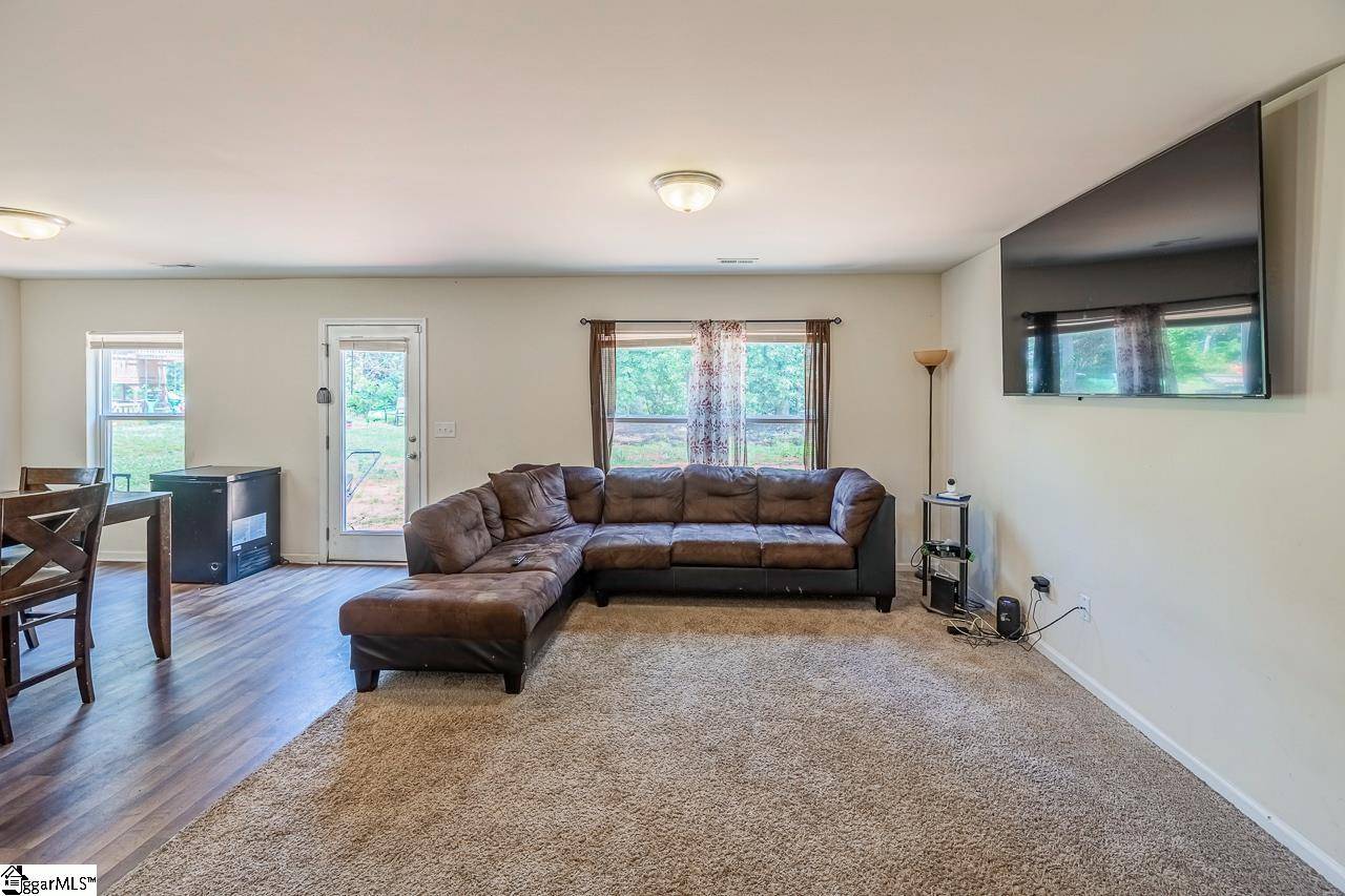 Wellford, SC 29385,233 Wayfair Lane