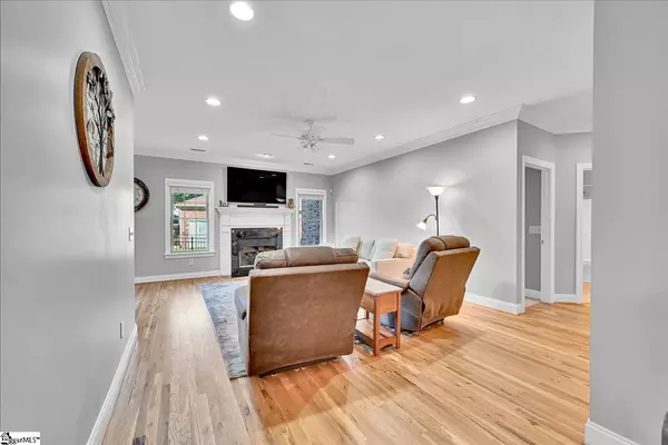 Easley, SC 29642,215 Killarney Way