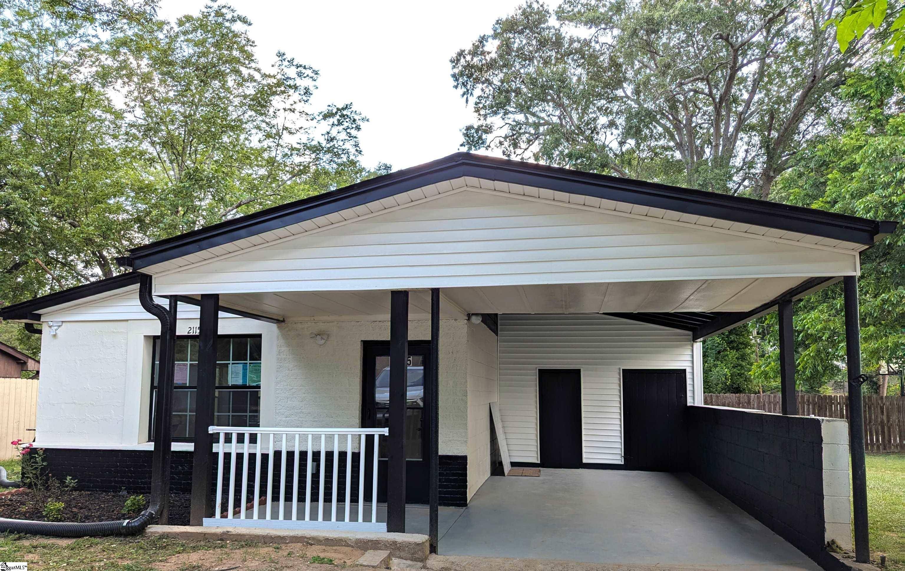 2115 Oakhurst Circle, Spartanburg, SC 29302