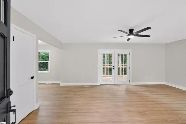 Simpsonville, SC 29680-3014,8 Chuckwood Court