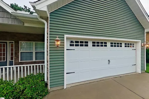 Simpsonville, SC 29681-5540,10 Lost Tree Lane