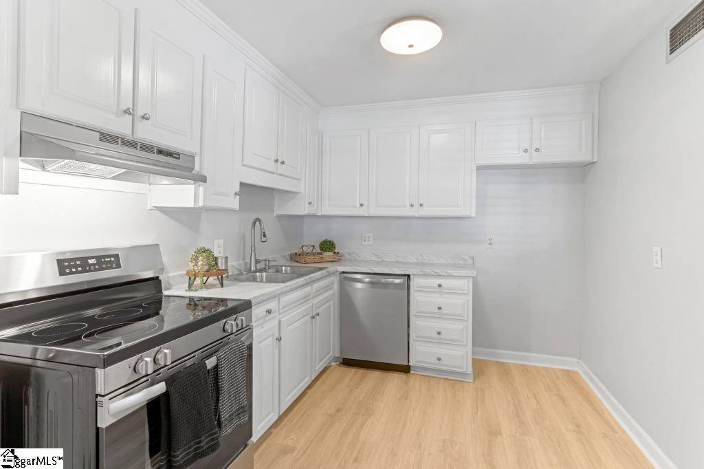 Greenville, SC 29615,20 Balfer Court