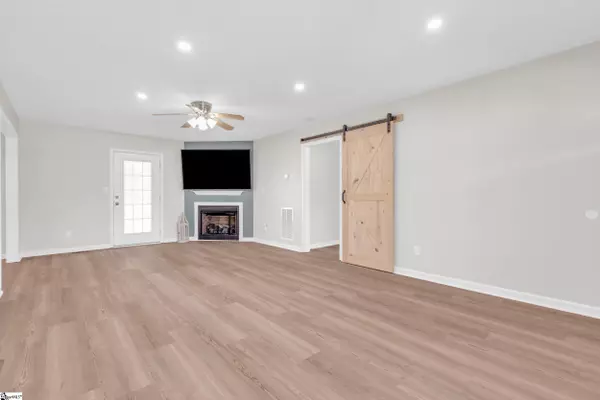 Inman, SC 29349,330 Split Oak Lane