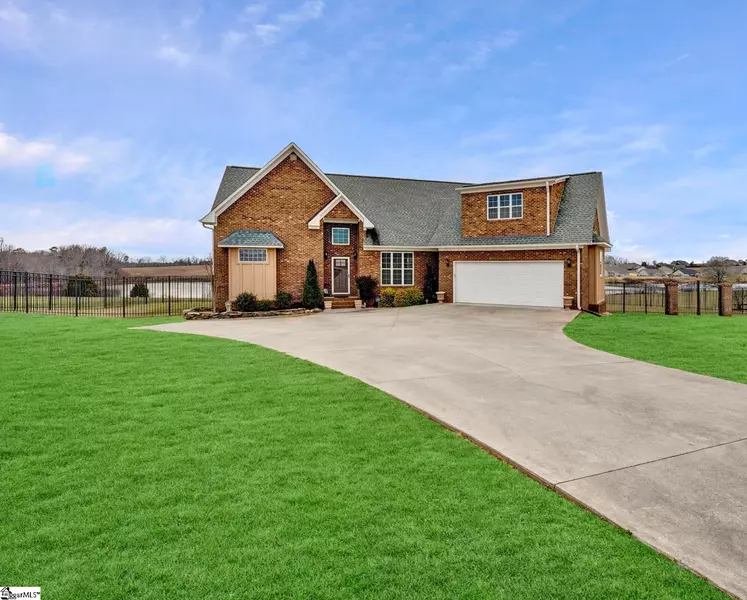 105 N Stallion Drive, Cowpens, SC 29330
