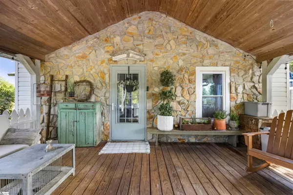 Gray Court, SC 29645,11764 Highway 76 W Road