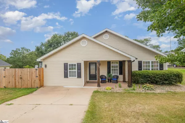 262 Milky Way, Greer, SC 29651-6184
