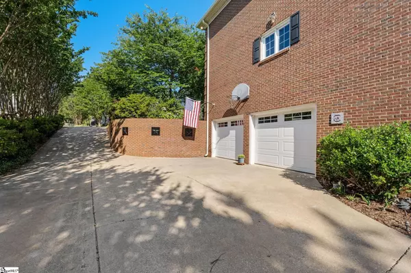 Greenville, SC 29607,10 Middlecreek Way