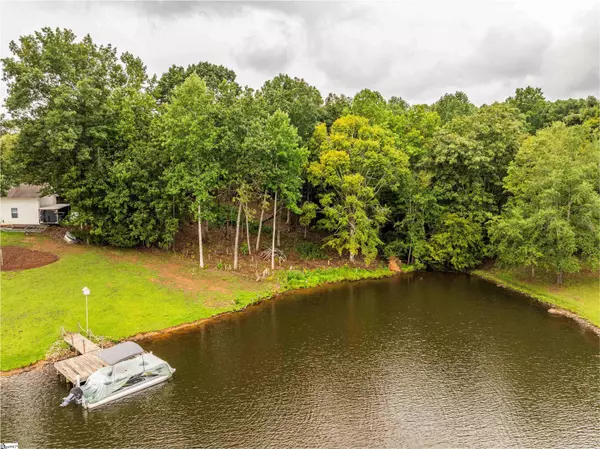 105 Bayview Court, Laurens, SC 29360