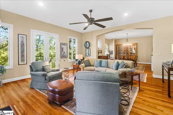 Greenville, SC 29601,1209 E Washington Street