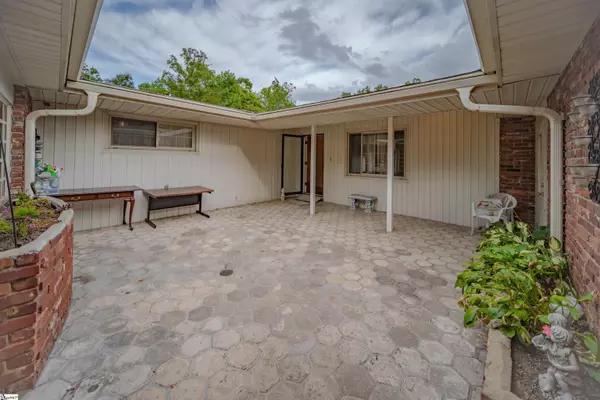 Spartanburg, SC 29301,111 N Lanford Road