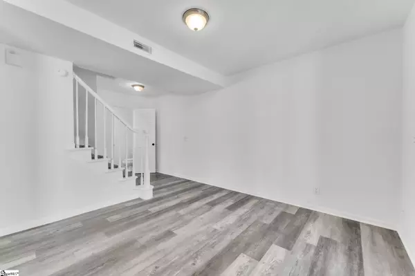 Taylors, SC 29687,6 Birchview Street