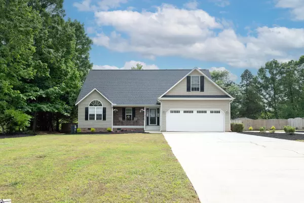 8 Wooded Glenn Court, Pelzer, SC 29669
