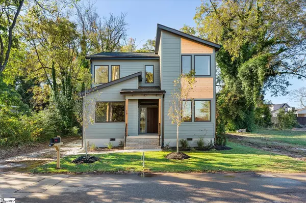 18 Doe Street, Greenville, SC 29611