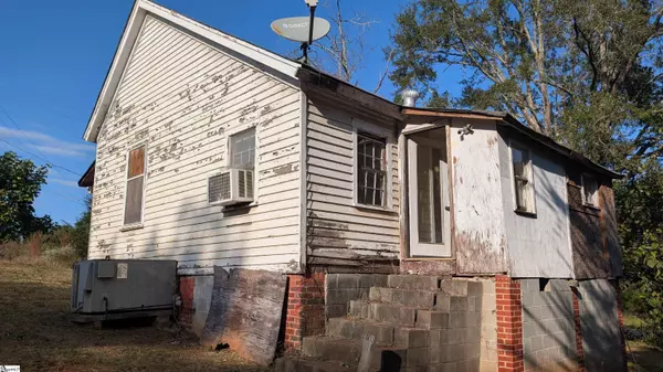 Pelzer, SC 29669,12 Capers Street