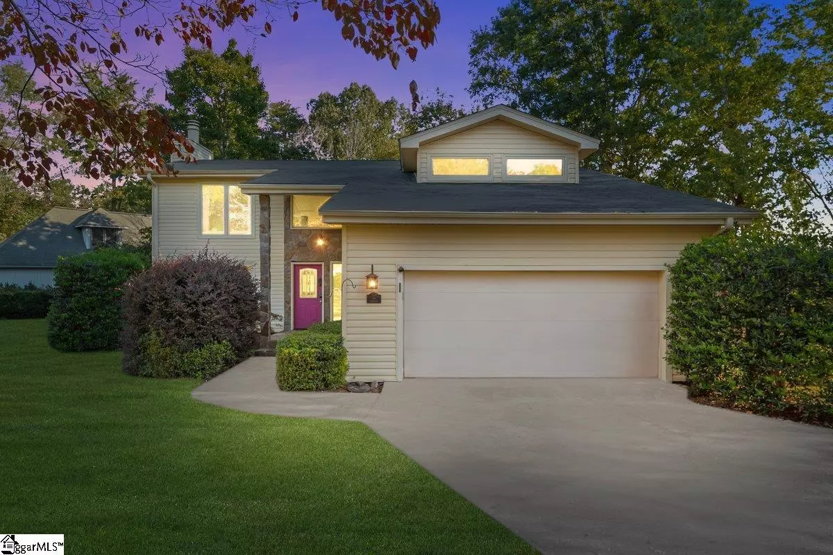 Taylors, SC 29687,101 Pebble Stone Lane