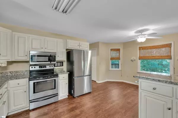 Taylors, SC 29687,10 N Windward Court