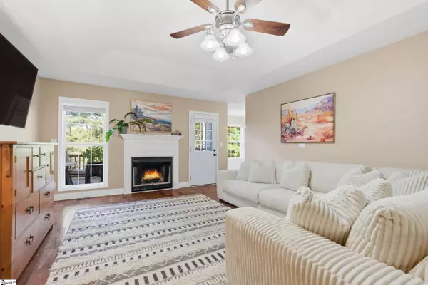 Taylors, SC 29687,10 Oasis Court