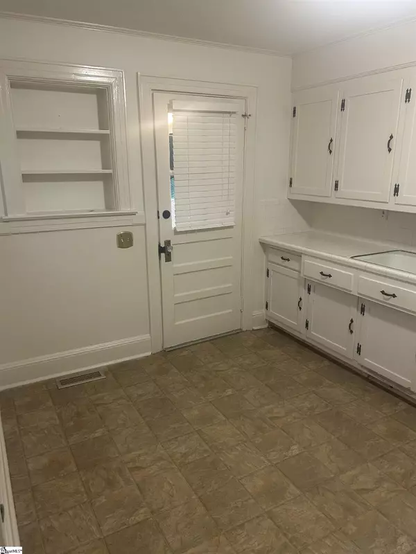 Greenville, SC 29609,9 E Mountain View Avenue