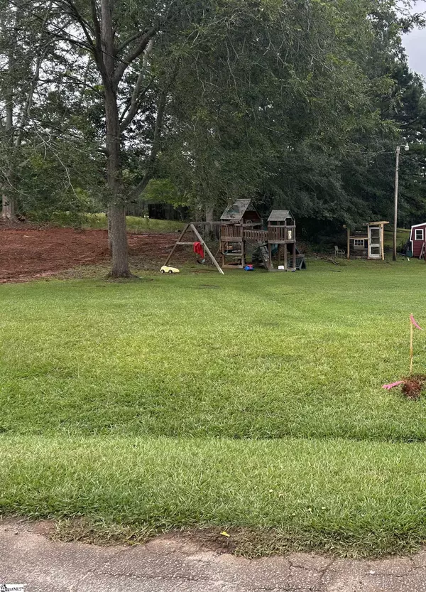 107 Riddle Street, Laurens, SC 29630